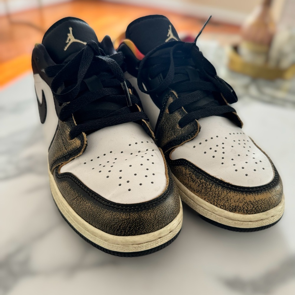 Jordan 1 Low SE